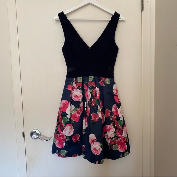 FLORAL MINI DRESS - Picture 1 of 6